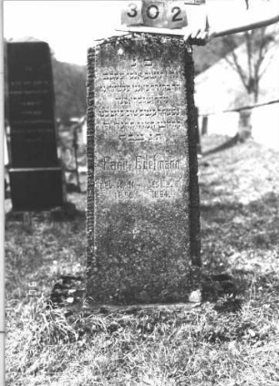 Grabstein 302 (Index: 100009329) Maße HxBxT: 115x44x14 cm: Grabstein 302