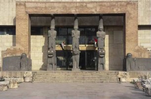 Rekonstruierte Hilanifassade des Fürstenpalast vom Tell Halaf