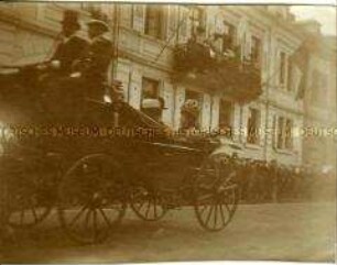 Großherzogin Hilda von Baden in einer Kutsche