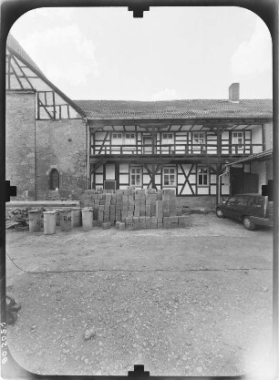 Großburschla (Treffurt-Großburschla). Pfarrkirche (Baubeginn um 1130). Teilansicht von Osten