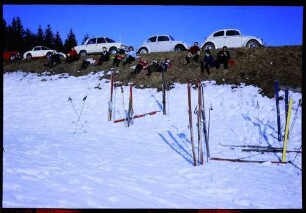 Altglashütten: Wintersporthang, sonnende am Straßenhang