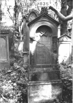 Grabstein 835