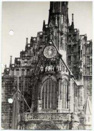 Nürnberg, Stadtpfarrkirche "Unserer lieben Frau", Männleinlaufen