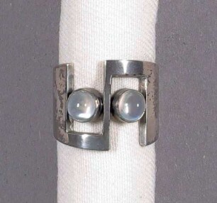 Ring mit Mondstein