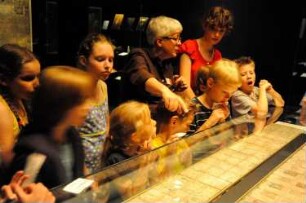 Führung "Die Maya-Handschrift für Kinder erklärt" im Buchmuseum