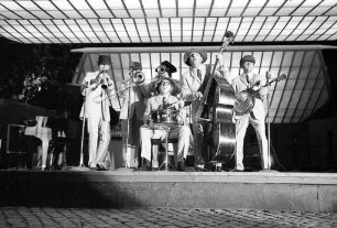 Gastspiel des Hazy Osterwald-Sextetts auf der Seebühne im Stadtgarten.