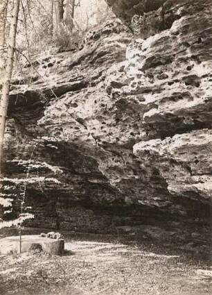 Elbsandsteingebirge. Prebischgrotte am alten Weg zum Prebischtor
