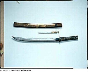 Kurzschwert (Wakizashi) mit Scheide und Beimesser (Kogatana) : Dresden. Rüstkammer. Japanisches Kurzschwert (Wakizashi) mit Scheide und Beimesser (Kogatana) (1701/1800)