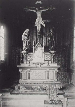 Rehefeld, Kapelle des ehemals königlichen Jagdschlosses, Inneres, Altar