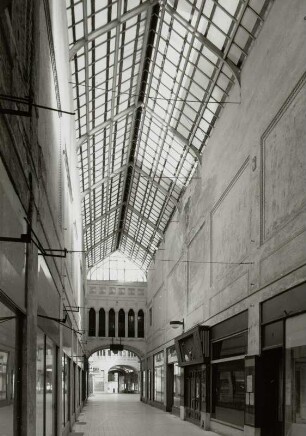 Straßburg-Passage mit Kaufhaus