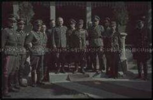 Gruppenfoto anlässlich des Besuchs des japanischen Botschafters General Oshima an der Ostfront