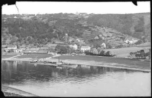 Diesbar. Blick auf Diesbar - Elbe mit Dampfer