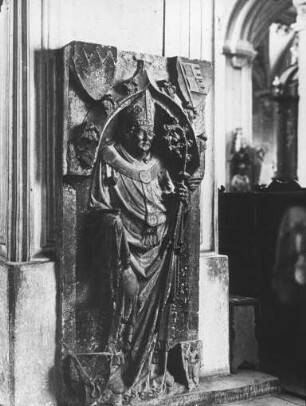 Würzburg, Dom, Grabmal des Wolfram von Grumbach