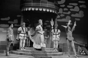 Szenenbilder aus "Aschenbrödel" mit M. Degen, N. Mank, H. Ulrich, E. Aderhold, E. Marian, H. Fröhlich, K. Schmidtchen, Theater am Schiffbauerdamm 11.12.1952