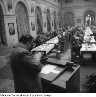 Arbeiterveteranen mit Bezirksleitung Genossen Krolikowski (1960.10.14); Akademie verdienter Parteiveteranen (1989.04.17)