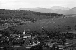 Batzenberg: Blick vom Batzenberg gegen die Schwarzwaldberge