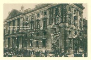 Novemberrevolution: "Straßenkämpfe in Berlin. Zerstörungen am Marstallgebäude."