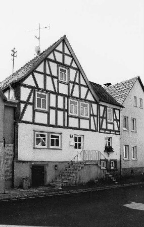 Wohnhaus, Fachwerk; Biebergemünd, Frankfurter Straße 16
