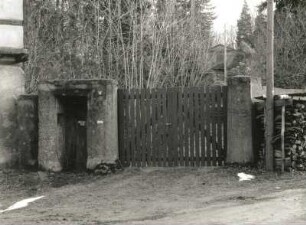 Radeberg, Schlossstraße. Langbeinscher Garten (1701/um 1830). Toranlage zum Gartenhaus