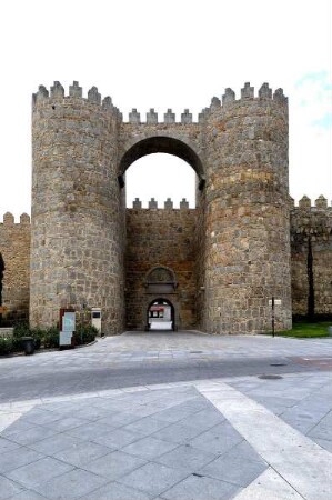 Puerta del Alcázar