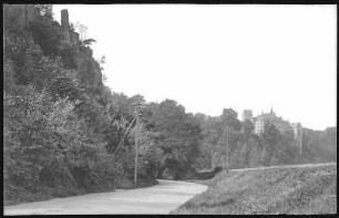 Döben. Feueresse mit Blick auf Schloss Döben Und die Feueresse (Felsen)