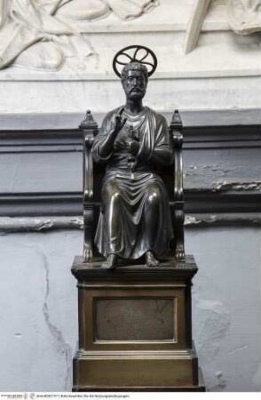 Bronzestatue des heiligen Petrus