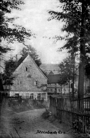 vom Oberen Weg zur Dorfstraße : li. Hasse-Gerhard-Haus, Mitte: Weisbachsches Wohnhaus - spätere Tischlerei Haase Ludwig