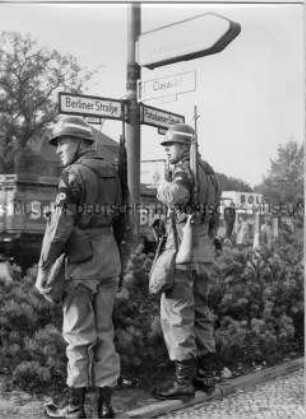 Manöver amerikanischer Soldaten im Grunewald