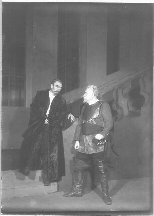 Wallensteins Tod. Dramen-Trilogie von Friedrich Schiller. Staatsschauspiel Dresden, Neueinstudierung 28.04.1927 : Bruno Decarli als Wallenstein und Siegfried Lewinsky als Gordon