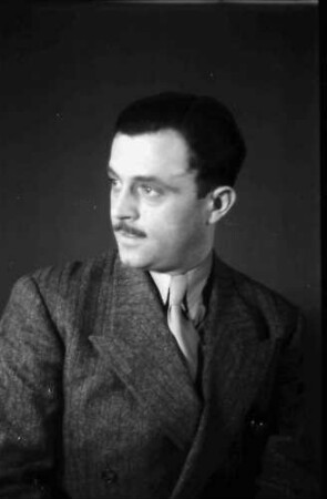 Bukarest: Atelier, Herr Stoicescu