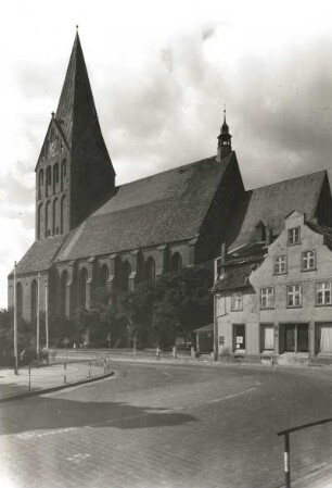 Barth. Stadtkirche Sankt Marien (um 1310). Ansicht von Südosten