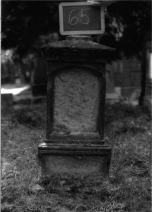 Grabstein 65 Texttafel fehlt: Grabstein 65