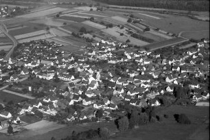 Freiburg, Hochdorf: Hochdorf Zentrum von Ost - West, Totale