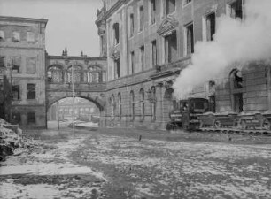 Schloßstraße : Dresden, Trümmerbahn, Taschenberg