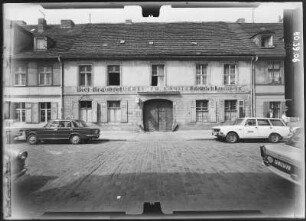 Potsdam, Hermann-Elflein-Straße 10. Wohnhaus (18. Jh.). Straßenfront