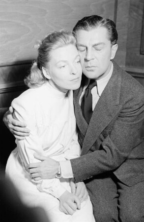 Szenenbilder aus dem Stück "Mitten im Leben" von George Emerson Brewer und Bertram Bloch am Renaissance-Theater Berlin : Szene mit Hilde Volk und Victor de Kowa