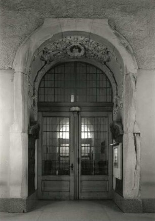 Dresden-Altstadt. Kreuzkirche (1897-1900; R. Schilling, J. Gräbner und 1946/1955; F. Steudtner). Westliches Innenportal
