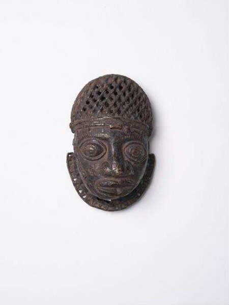 Facial depiction, mask-like,