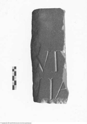 Fragment eines Epitaphs aus der Zeit des Papstes Damasus