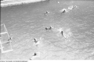 Dresden, Neustadt, Bärnsdorfer Straße, 1. Sportfest, Bühlau, 1. Schwimmfest des Kommunalen Sportes, 5.August 1945