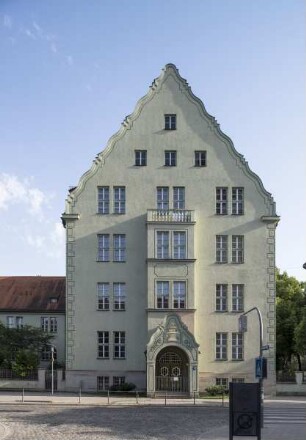 Volksschule — Westflügel
