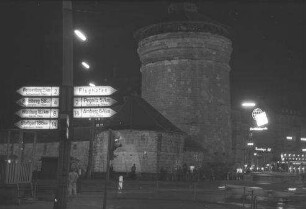 Nürnberg: Bahnhofsplatz mit Turm