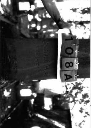 Grabstein 108 (Index: 100105367) Material: Sandstein Zustand: leicht verwittert Maße HxBxT: 204x41x38 cm Beschreibung: postamentierter Obelisk: Grabstein 108A