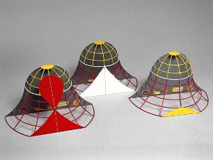 Tangentialebene in einem hyperbolischen Punkt der Glockenfläche