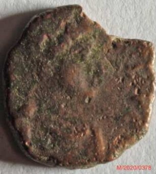 Römische Münze, Nominal Halbcentenionalis, Prägeherr Valentinian II. oder theodosianische Dynastie, Prägeort nicht bestimmbar, Original