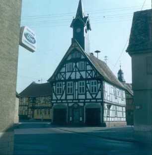 Assenheim. Rathaus. Eingangsseite