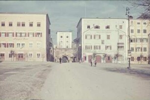 Tittmoning. Stadtplatz mit Metzgerei Kreill und "Bayerische Hypotheken- und Wechsel-Bank" (Depositenkasse Tittmoning)