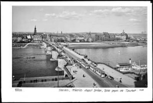 Dresden, Augustusbrücke, Blick gegen die Neustadt
