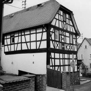 Hofheim am Taunus, Alt Lorsbach 18