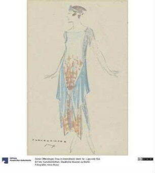 Frau in Abendkleid